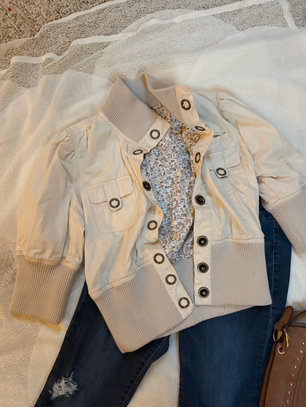 Forever 21 Cream Floral Short Sleeve Jacket - Picture 6 of 8